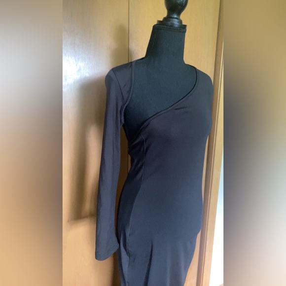 Long black one should dress - Picture 6 of 8